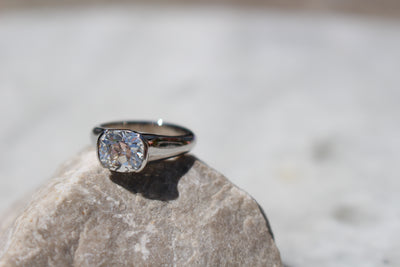 Are oval engagement rings popular?